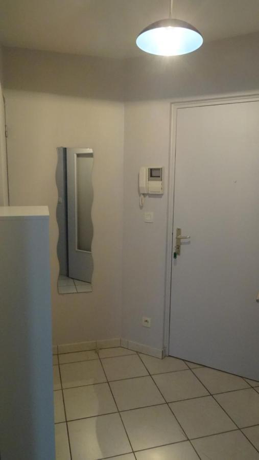 Appart T2 Standing Tout Confort Au Calme - Parking En Option Lyon Luaran gambar